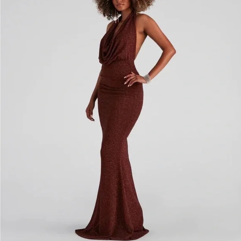 Elegant Burgundy Maxi Dress